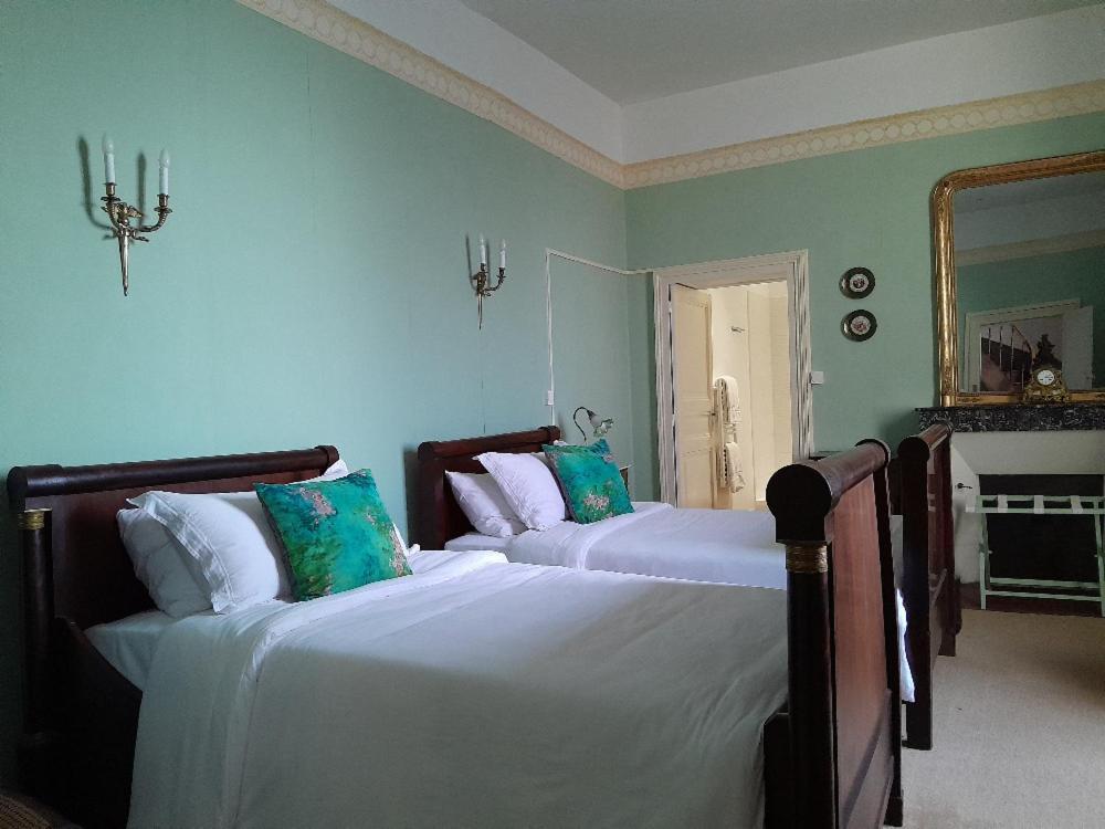 Chambres D'Hotes Montbron Luchapt Ngoại thất bức ảnh